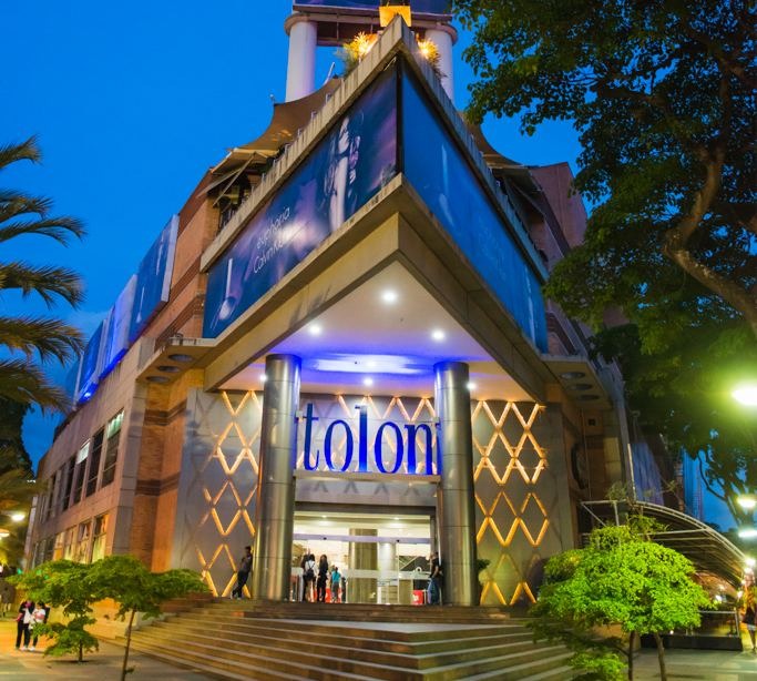 Tolón Fashion mall